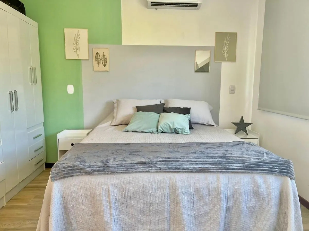 Дом отдыха Casa Laos A 70 Metros Da Praia Порту-Сегуру