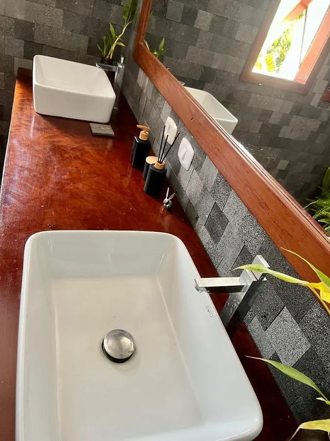 Casa Laos A 70 Metros Da Praia Порту-Сегуру Дом отдыха